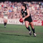 1986 Rd 19 - Wayne Harmes on the charge.