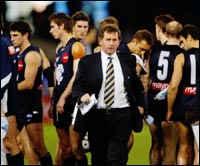 2003 Rd 22 - Pagan leaves huddle.