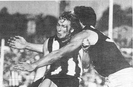 1972 Rd 2 - Vin Waite puts a hit on Wearmouth.