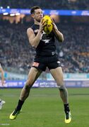 2018 Rd 10 - Darcy Lang marks unopposed.