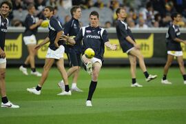 2009 Rd 1 - Heath Scotland kicking before the game.