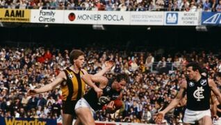 1983 Rd 20 - Bortolotto marks in front of Brereton.
