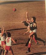 1984 Rd 10 - Wow Jones wins the centre bounce.