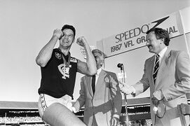 1987 GF - Harry Madden on the dias.