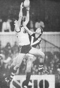 1989 - Earl Spalding marks for WA.Inside Football.